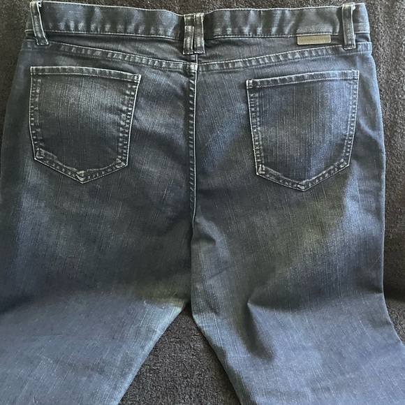 New York & Company Dark Wash Skinny Jeans used - Picture 6 of 7